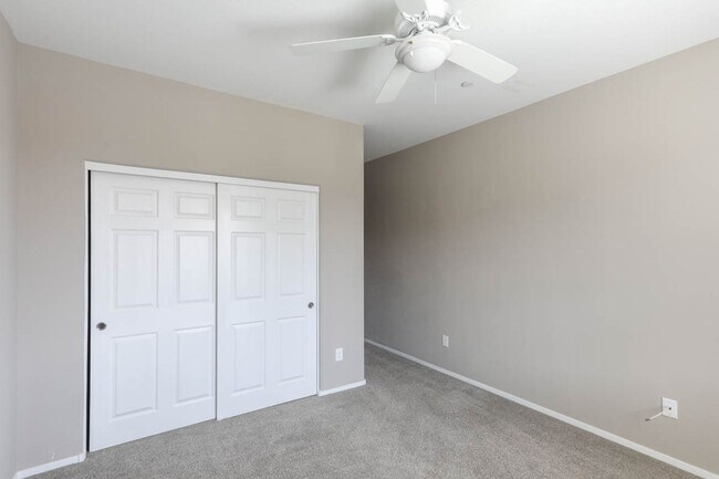 Building Photo - Beautiful Mountains Edge 3 Bedroom Townhome