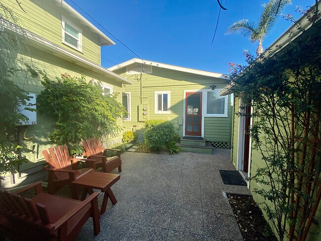 Building Photo - 115 Elkwood Ave