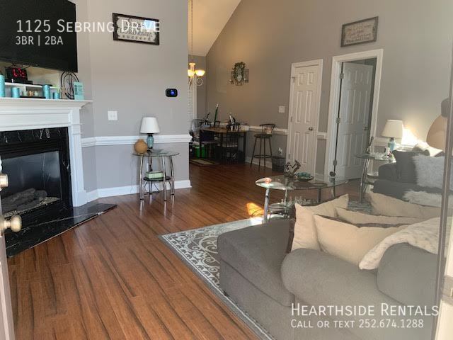 Building Photo - 1125 Sebring Dr