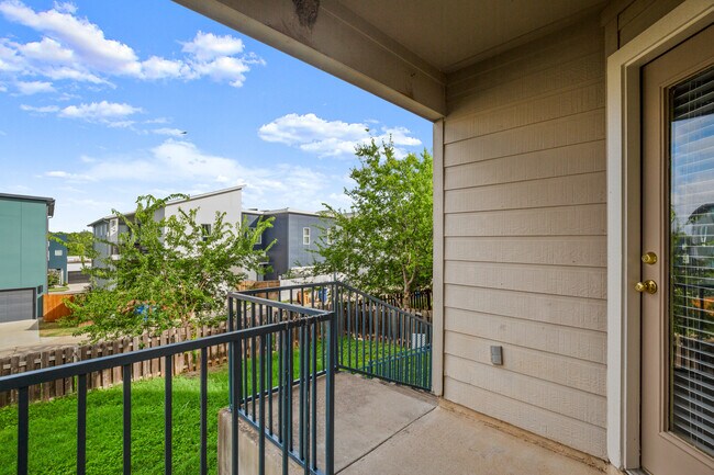 Building Photo - 6220 Perlita Dr