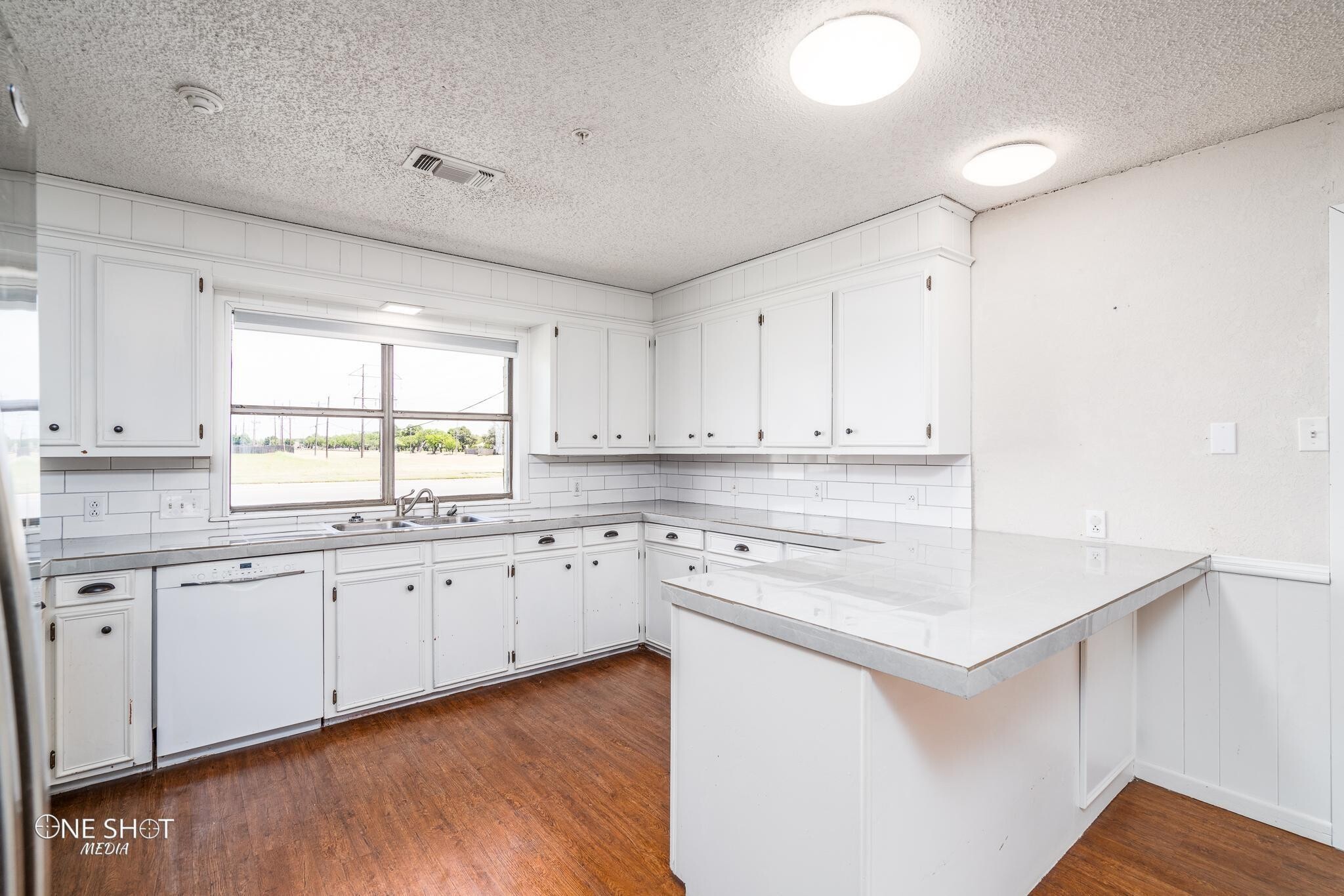 Building Photo - 951 Kenwood Dr