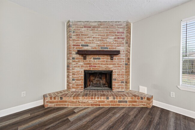 Building Photo - 16222 Cypress Point Dr