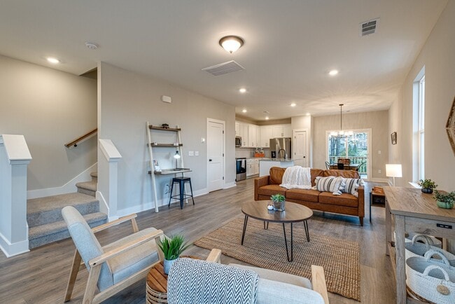 Building Photo - Harding Townhomes