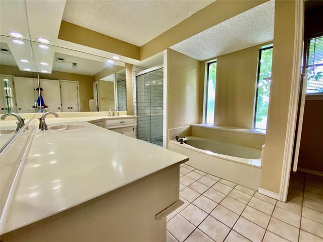 Building Photo - 223 Woodcrest Dr