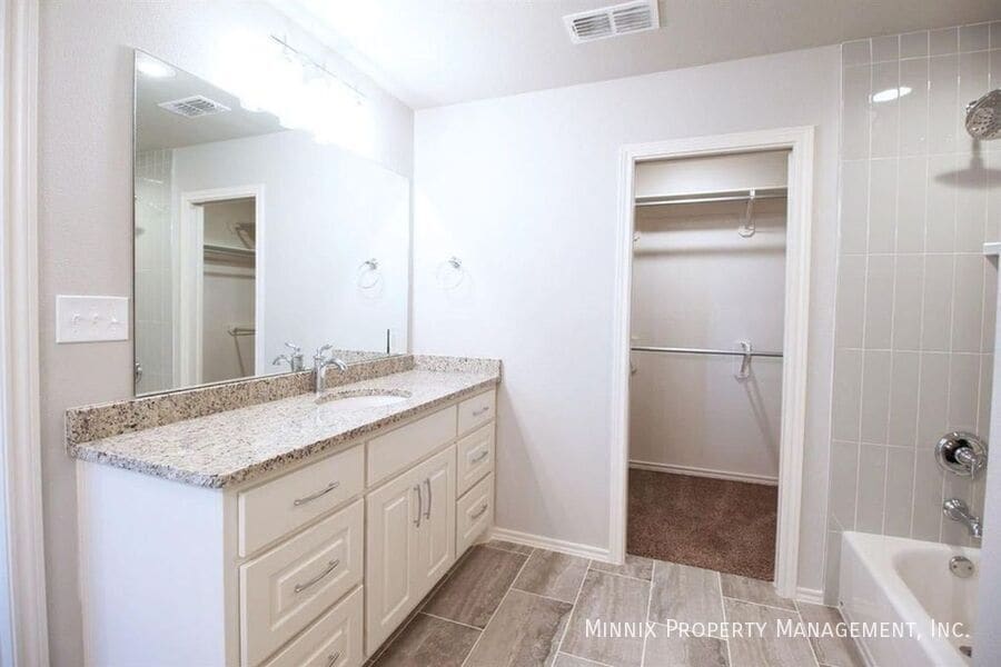 Building Photo - 5840 Lehigh St