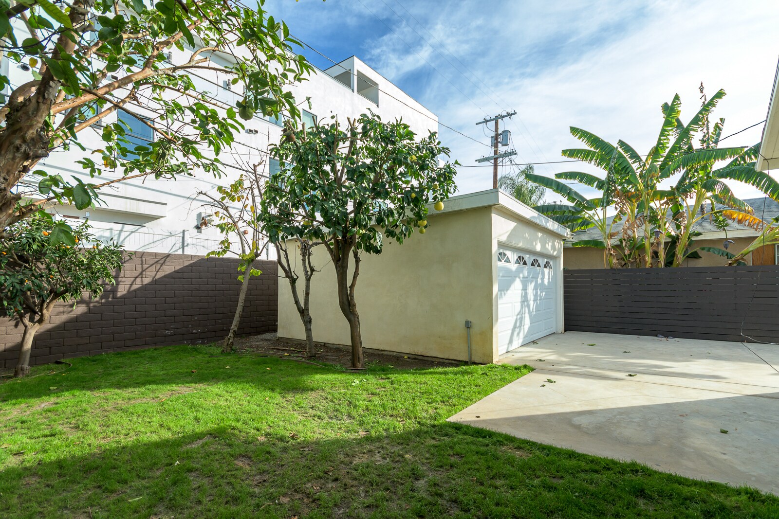 Building Photo - 736 N Wilton Pl