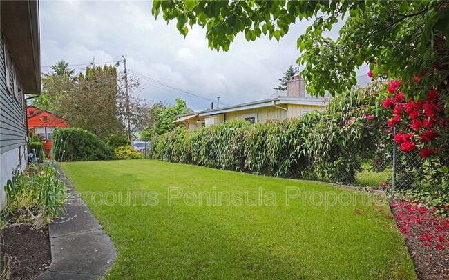 Building Photo - 4 Webster Pl