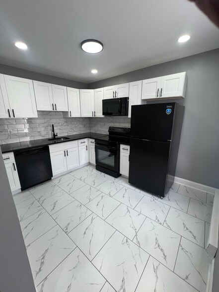 Building Photo - 1223 Belmont Ave