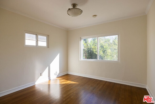 Building Photo - 3307 Madera Ave