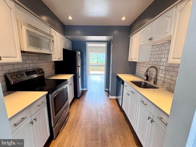 Building Photo - 3034 Sugar Ln