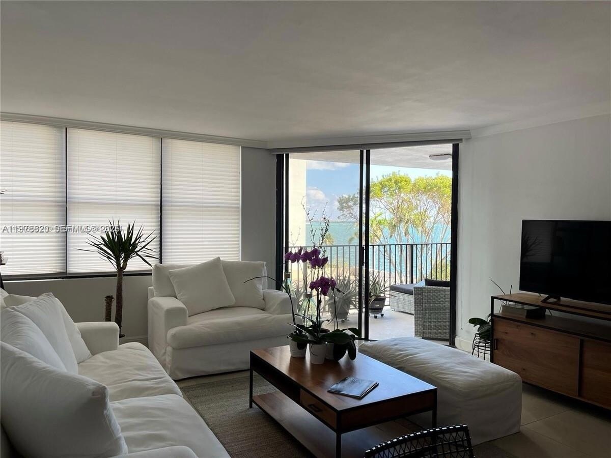 Building Photo - 1865 Brickell Ave