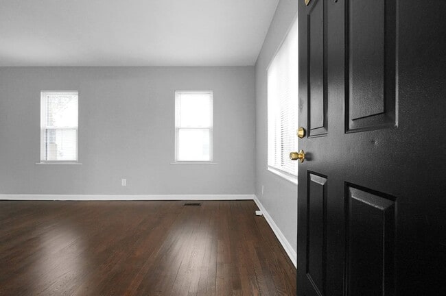 Building Photo - 2229 Middlehurst Dr