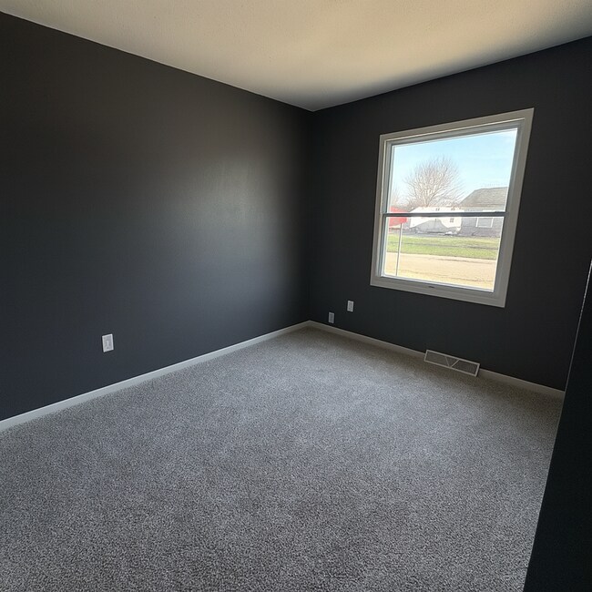 Building Photo - 805-807 9th St