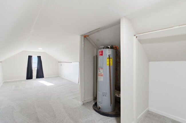 Building Photo - 9631 Worth St