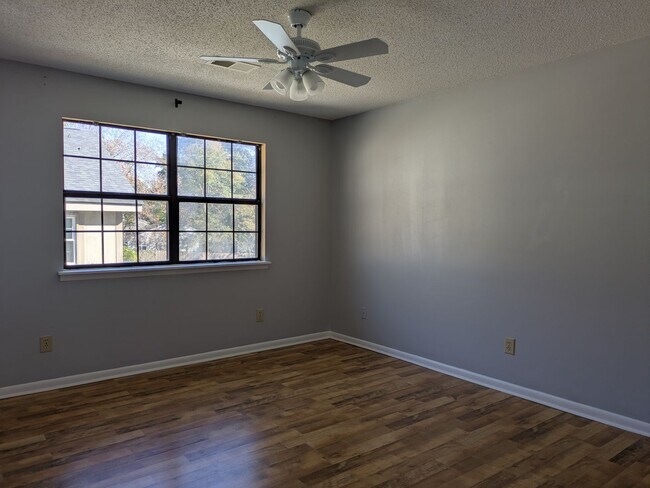 Building Photo - 240 Tallulah Trail