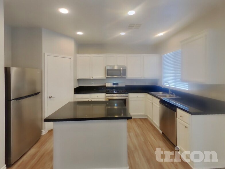 Building Photo - 6754 Cinnabar Coast Ln