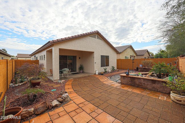 Building Photo - 20500 N 262nd Ave