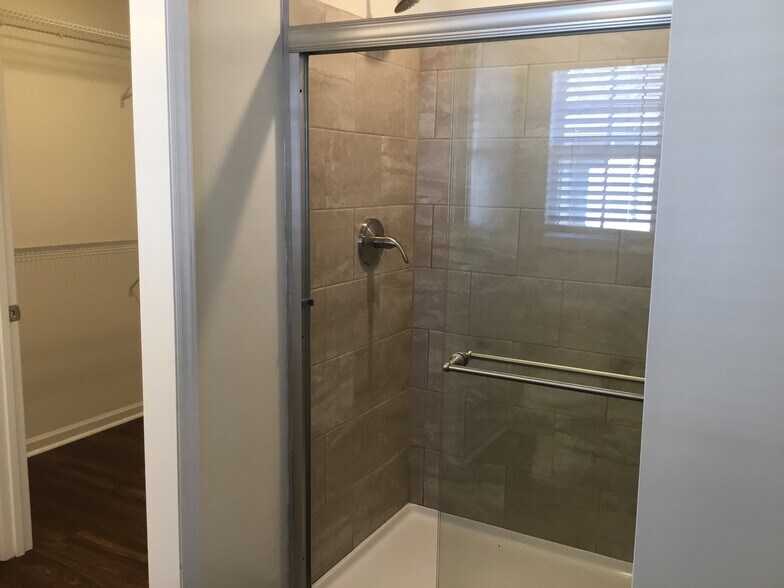 Building Photo - 133 Cameron Way Cir