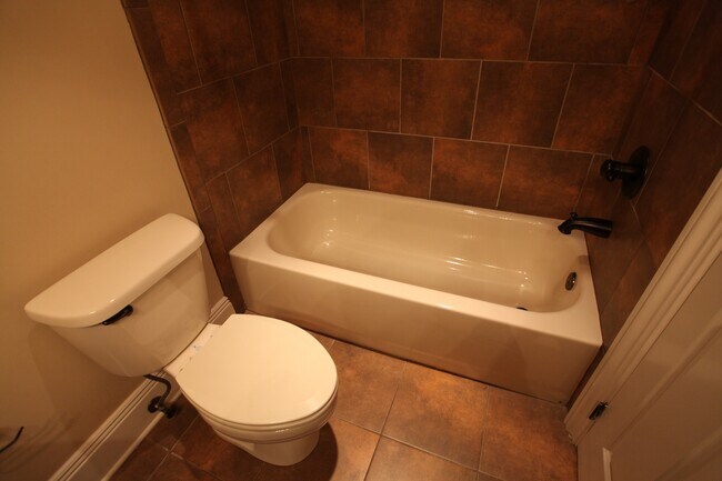 Building Photo - Downtown Auburn Luxury Living – Steps from...