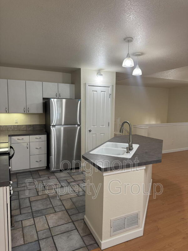 Building Photo - 719 Thornwood Way