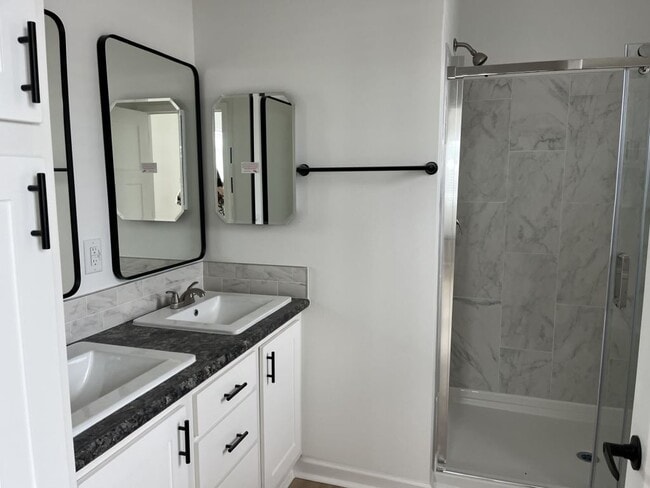 Building Photo - 4208 Long Lake Way