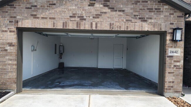 Building Photo - 21642 Coronado Grn Dr