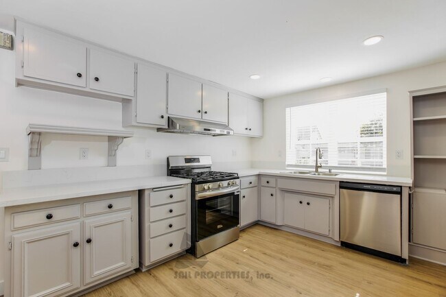Building Photo - Newly remodeled 5-bedroom, 2.5-bath home in Cypress