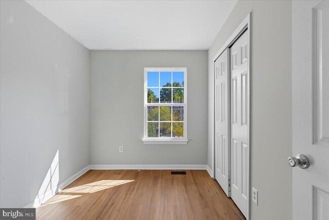 Building Photo - 9208 Fairlane Pl
