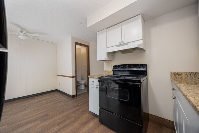 Building Photo - 3399 Beachworth Dr