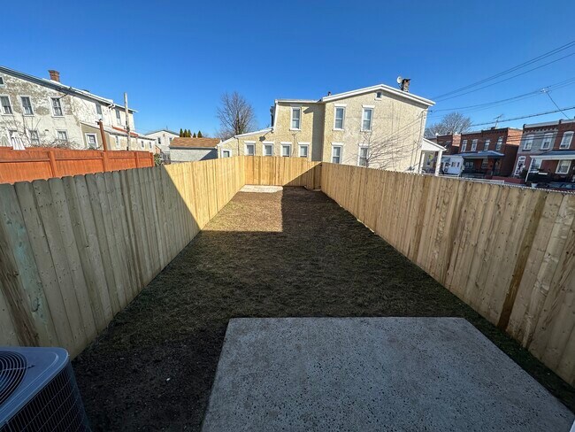 Building Photo - 6655 Musgrave St