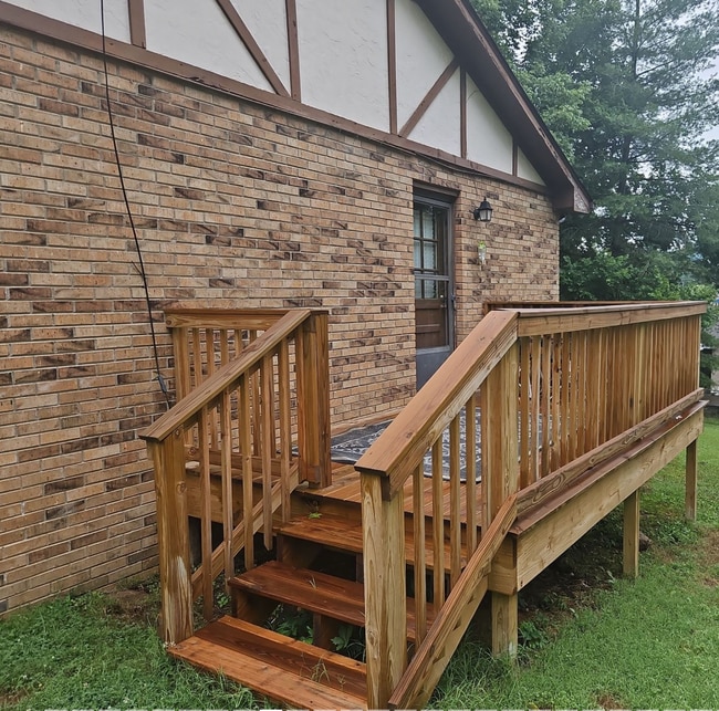 Building Photo - 1105 Allenwood Rd