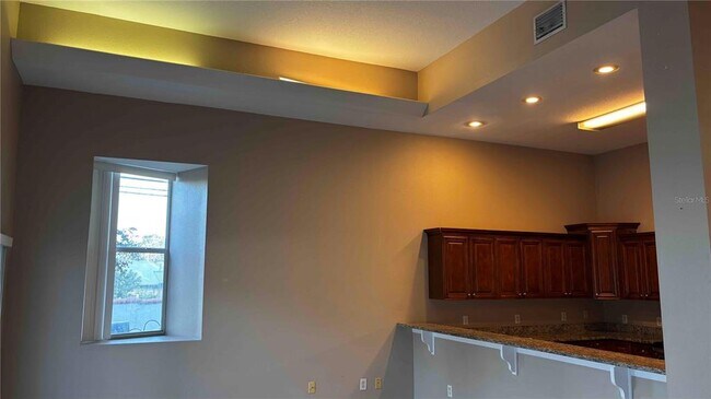 Building Photo - 9410 Citrus Glen Pl