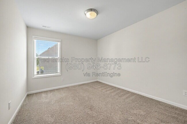 Building Photo - 3914 Townes Blvd