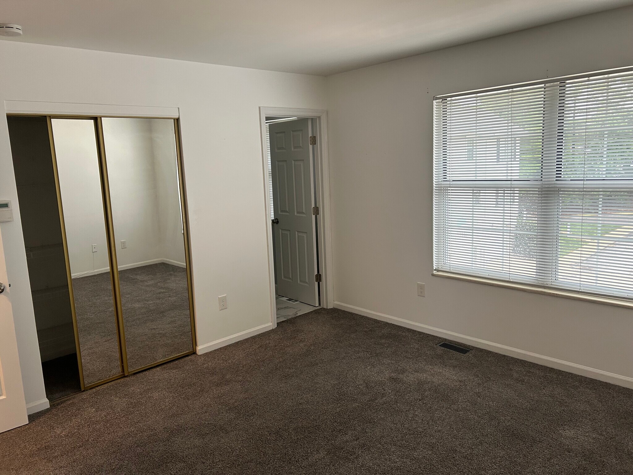 Master bd rm - 5851 Prince George Ct