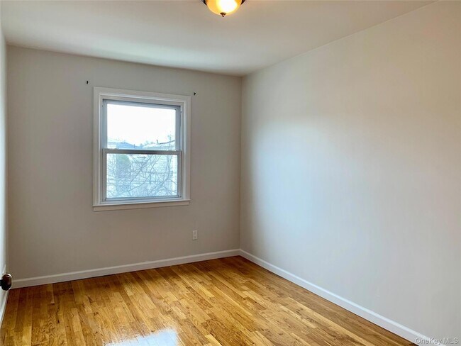 Building Photo - 15-47 209th St