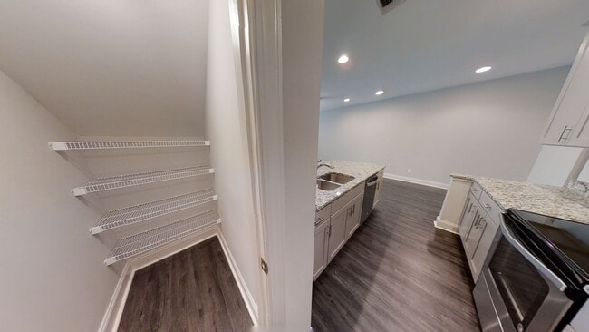 Building Photo - 3855 Academy Dr