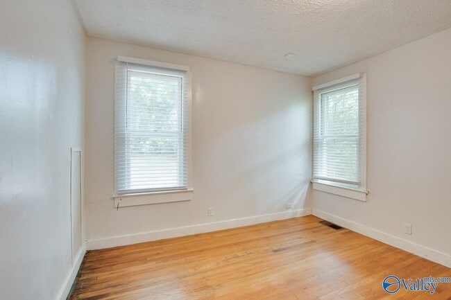 Building Photo - 1611 Beirne Ave NE