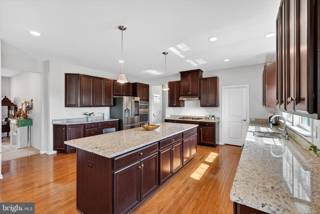 Building Photo - 40 Gina Dr