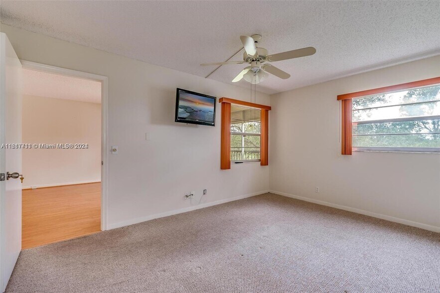 Building Photo - 1151 SW 128th Ter