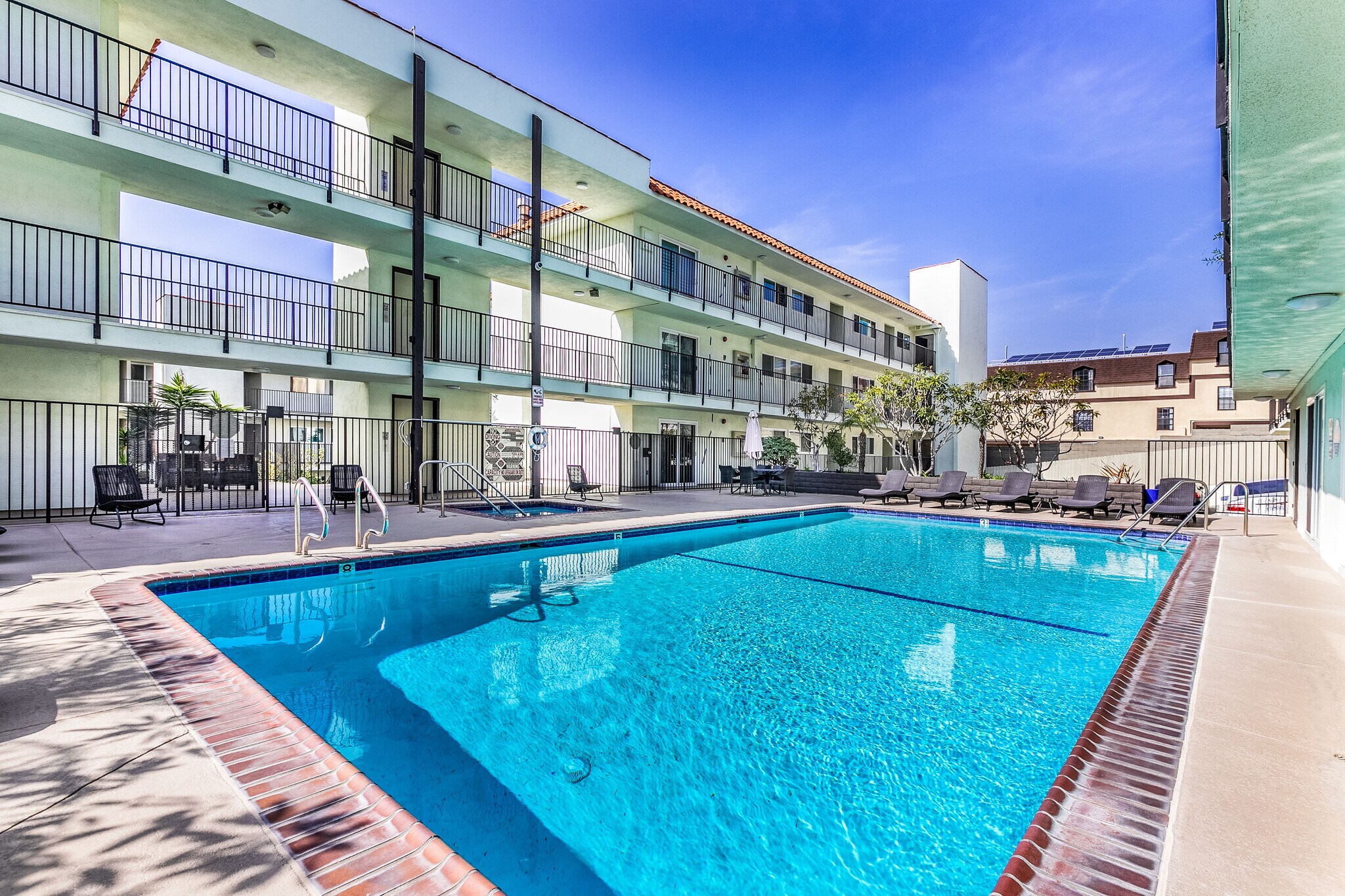 Pool - 1720 Ardmore Ave