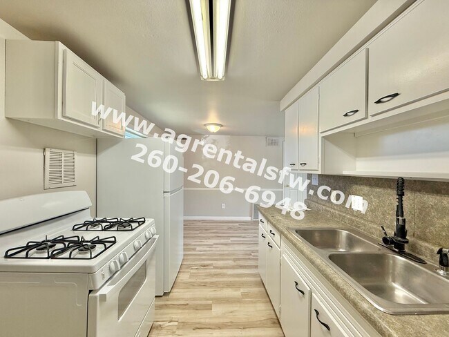 Building Photo - 802 Goshen Ave