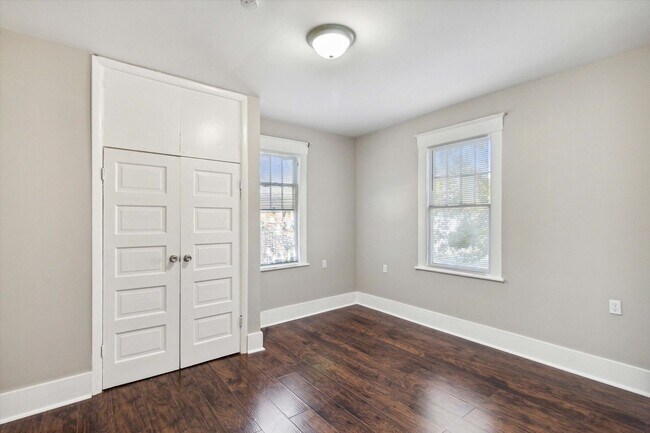 Building Photo - 1301 E 32nd St