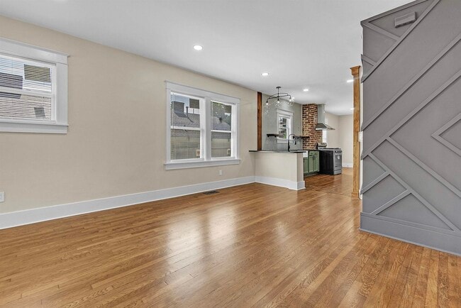 Building Photo - 2245 Monroe Ave