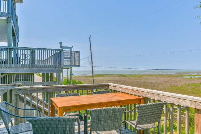 Building Photo - 3919 San Jacinto Dr