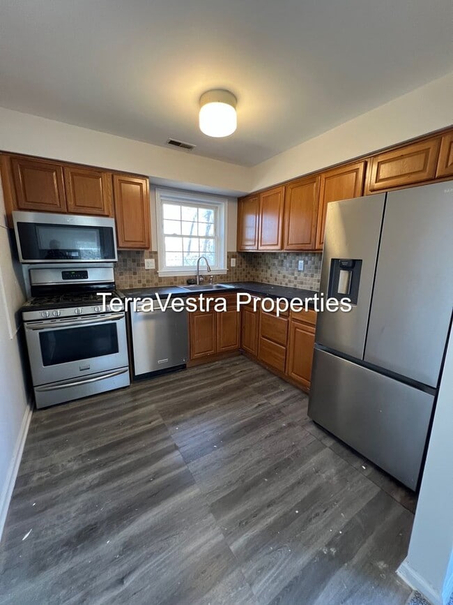 Building Photo - 23 Spar Dr