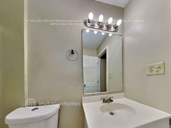 Building Photo - 1800 Silver Leaf Ct SW