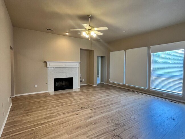 Building Photo - Beautifully Updated 4-Bedroom Home with Community Pool & Excellent Schools!