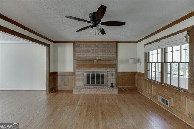 Building Photo - 766 Chesterfield Dr