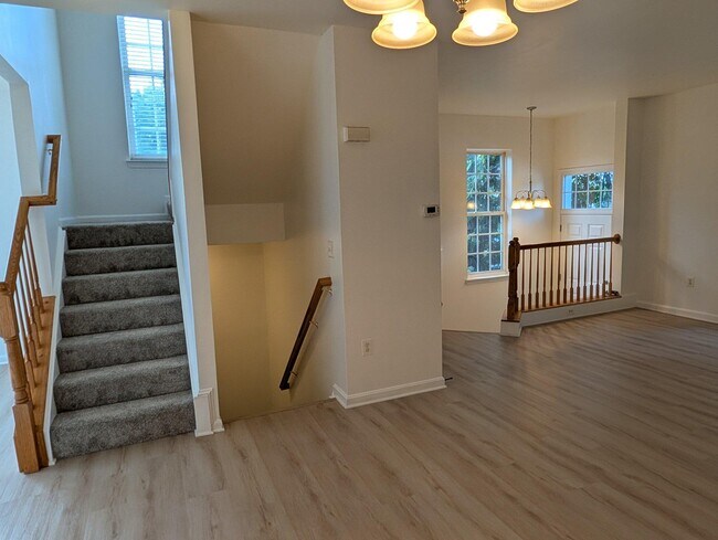 Building Photo - 17289 Vaughn Ln