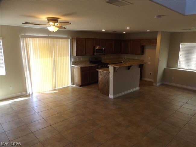 Building Photo - 6467 Karlsen Ct